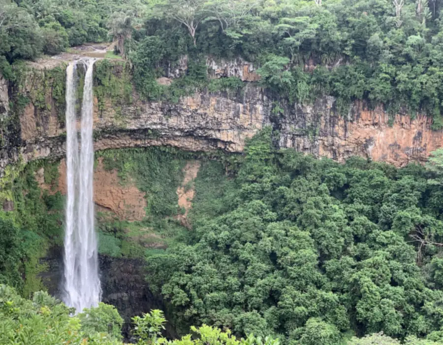 La route entre Chamarel et la Cascade, virage par virage