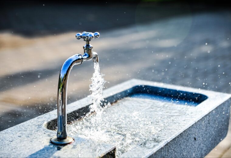 Gérer une Facture d’Eau Élevée à Maurice